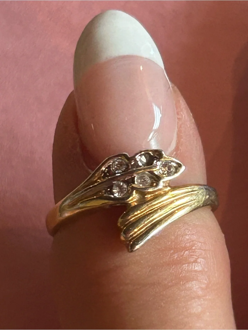 Women’s Vintage Gold Tone Ring. Leaf-Shaped Cluster Design Clear Gemstones. Sz 7
